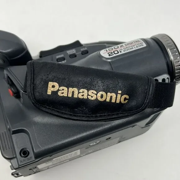 Panasonic PV-L501D Palmcorder Palmsight VHS-C Camcorder Video‎ Camera w/ Extras - Picture 5 of 16